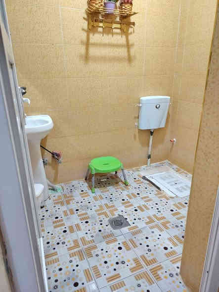 السلام عليكم بيت مساحة  ١٠٠ م  الموحية خلف  دار المسنين قطاع ٣٩ قريب ع الشارع
طابقين كونكريت   
السعر ٢٢٥  مليون وبيه مجال ...
للاستفسار ***********
