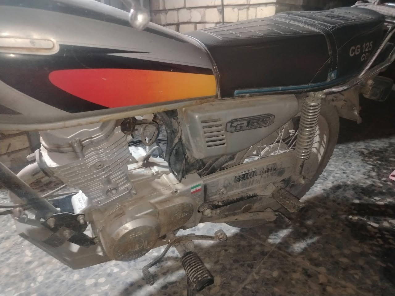 السلام عليكم
كلك مكفرله ونضيفه مامفتوحه دراجه مداريه وكلشي شغال بيه ب٤٥٠ قفل


**إذا كنت صاحب هذا الإعلان وتريد حذفه لأي سبب، رجاءا أرسل رسالة إلى الدعم الفني**