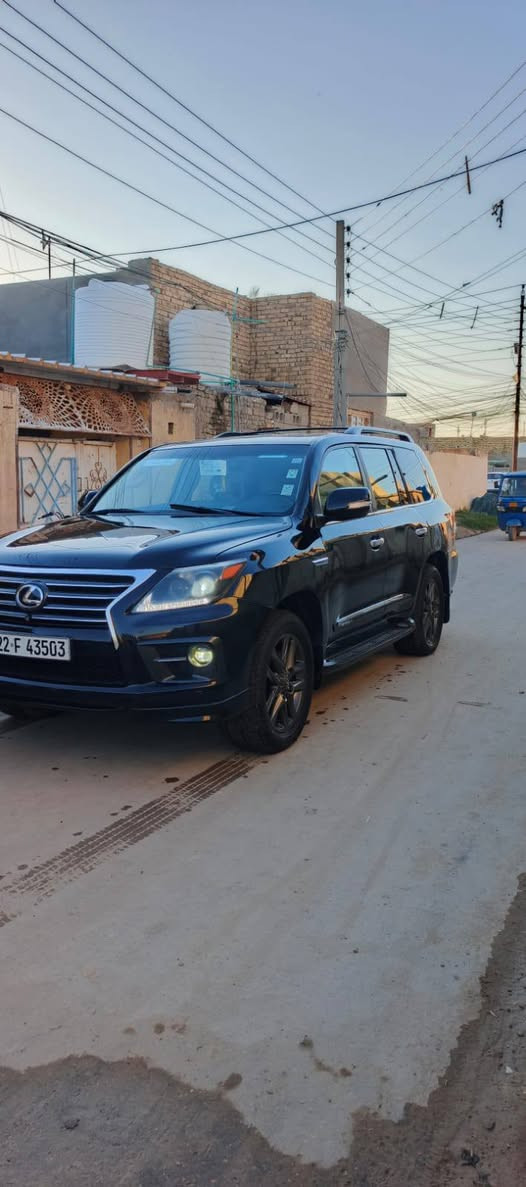 السلام عليكم لكزس موديل 2010 سياره جديده بمعنى الكلمه
ماكينه 5700 ما يحتاج اعدد مواصفات اللكزس فول للاخير ماكينه جديده تخم تاير سياره بيها قطعتين صبغ سونار موجود اللي يحب يراسلني على الخاص وموجود سونارها بدون دواخل رقم اربيل تحويل باي وقت باسم كردي بيع ومراوس 
العنوان ذي قار الفجر 
السعر المطلوب 320 بيها مجال 
تلفون ***********
اخوان الله يرحم والدينكم اللي ما يعجبه السعر يعبر المنشور كل شيء موجود بالسوق السياره جديده حيل ما بيها اي نقص
