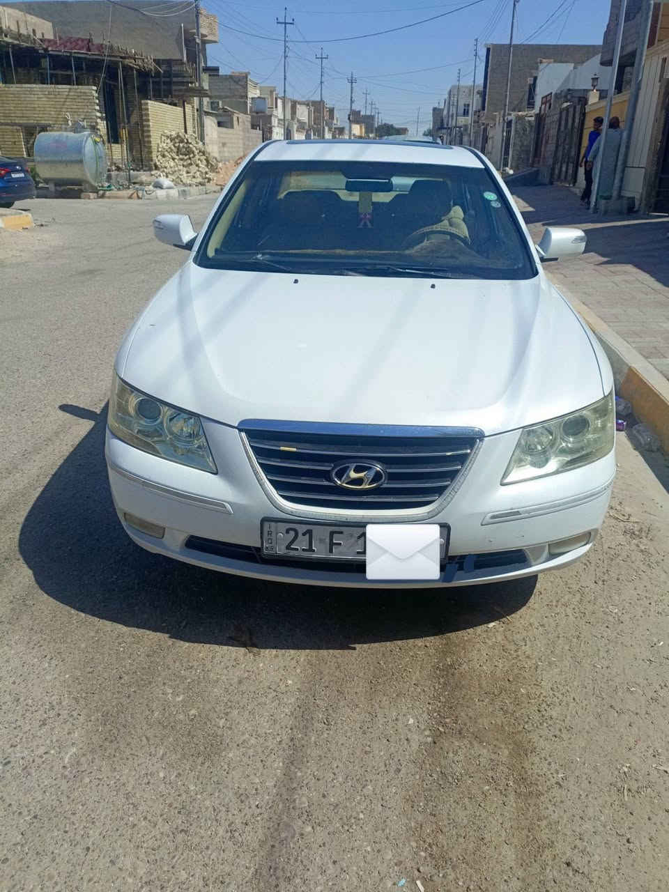 سوناتا للبيع
نوع خليجي 
موديل 2010
محرك وكير مكفول 
ضرر فقط البسانور موجود 
سعره 115 بيه مجال بسيط 
***********
