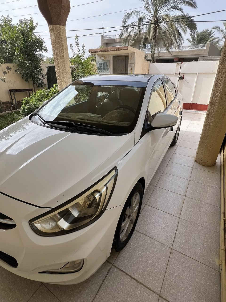 السلام عليكم 
اكسنت 2016 خليجي 
مكفوله من الصبغ والتبديل عدا رصعه في الباب الخلفي عكس جهه السايق موضحه في الصور 
سنويه جديده وهزه جديده وباسمي 
رقم بغداد الجديد الدولي 
السعر 118 ورقه 

مكاني بغداد المدائن 

رقمي ***********
