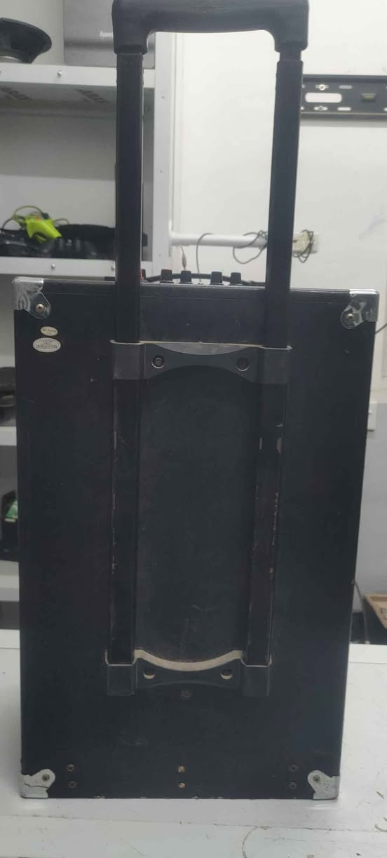 DJ شحن بلوتوث اواكس جهاز جديد كلش ومضبوط شرط العمل صوت مرتفع ومظبوط يحتوي نشرة يصلح للحفلات والمناسبات العائلية والسفرات يعمل بنظام 12 V
ملحقات شاحن 
مايك وايرلس 
أي استفسار المراسلة على الخاص او الاتصال على الرقم 
***********
يتوفر خدمة توصيل كركوك, العراق
