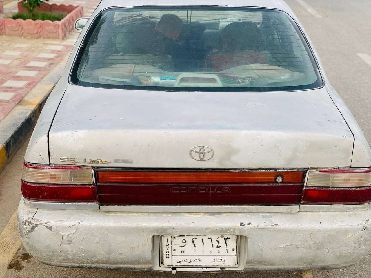 السلام عليكم ورحمه الله وبركاته
سياره كورولا موديل 1994رقم بغداد ما اندل راعيه سنويته ساقطة 
دشبول يسره بلادي مكينه وكيرخير من الله 
مكان السياره بلنجف سعره ب 34
ما اندل راعيه ابيع كوم حديد 
***********
