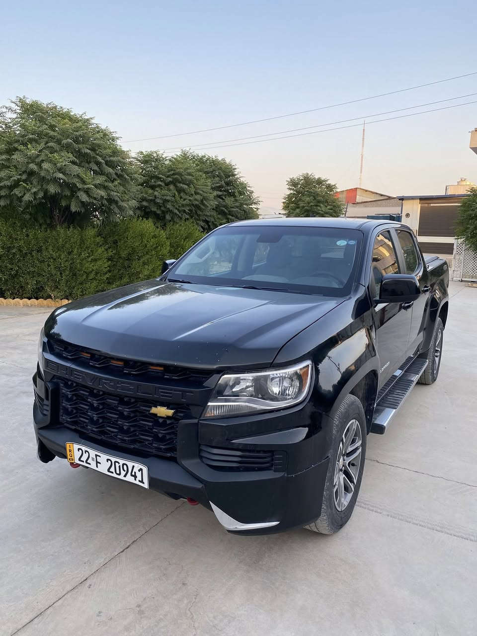 شوفرليت كلورادو2021  ماشيه (80) الف كيلومتر ضرر جامرلغ الايسرمع ربع البنيد فورويل 8نمر رقم اربيل وبسمي  اربع اطارات جديد سياره مامتعوب وجديده ويل كب وغطاء البدي
مكان السياره سليمانيه كلار
سعر 200$ شدتين وبي مجال
***********
