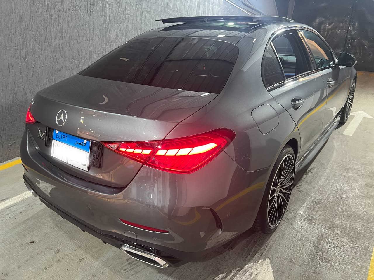 Mercedes C180 AMG  2026

ماشيه 14000 كم
ماتور 1500 CC
فابريكا بالكامل من الخارج والداخل
سقف بانوراما - كاميرا 360 - مرايات كهربائية
يوجد طبقة حمايه
وثيقه تامين سنه

للتواصل : 01050867556 - 01050374425 القاهرة, مصر


**إذا كنت صاحب هذا الإعلان وتريد حذفه لأي سبب، رجاءا أرسل رسالة إلى الدعم الفني**