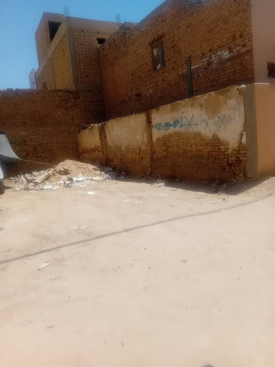 سلام عليكم عرصة بنص الولايه مقابيل ملعب الاتفاق اول فرع 
طابو صرف مساحتهه ٧٢ واجهه ٦ ونزال ١٢ الجمهوري سايدين مقابيل الملعب ضبط *********** السعر راسلني وتدلل
