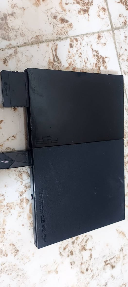 بلي٢ نظيف حيل حتى بعد كبس شركة.فلاش ٣٢ كيكا.بي ٦٥ لعبة وكامل ملحقات..السعر ٤٠ الف .مكاني حي السكر


**إذا كنت صاحب هذا الإعلان وتريد حذفه لأي سبب، رجاءا أرسل رسالة إلى الدعم الفني**