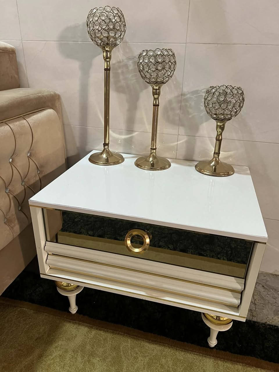 كنتور وميز مرايه وكومدي ٢ للبيع السعر ٢٥٠ وبيهم مجال
مراسله او اتصال ***********
