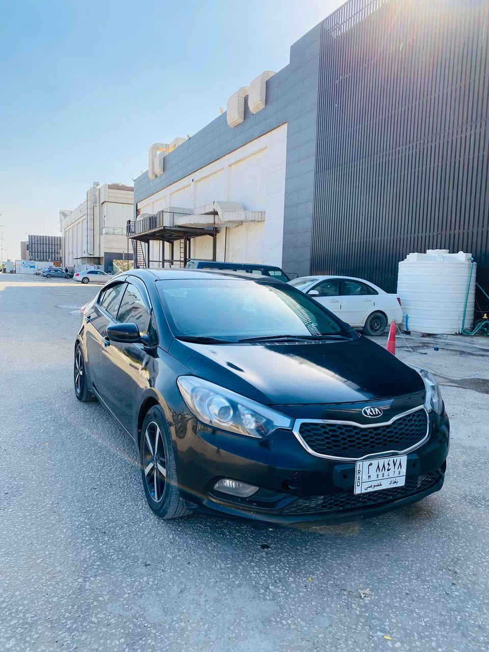 السلام عليكم
من رخصة الادمن 
كيا فورتي موديل 2015 رقم بغداد مكان بابل  وارد امريكي محرك دوش حادثها باب وچاملغ محرك 2000 
ضايفلها منظومة غاز  كير ومحرك خير من الله 
وتبريد شغال سنوية باسمي  
السعر 115 وبيها مجال للتواصل على الرقم 
***********
