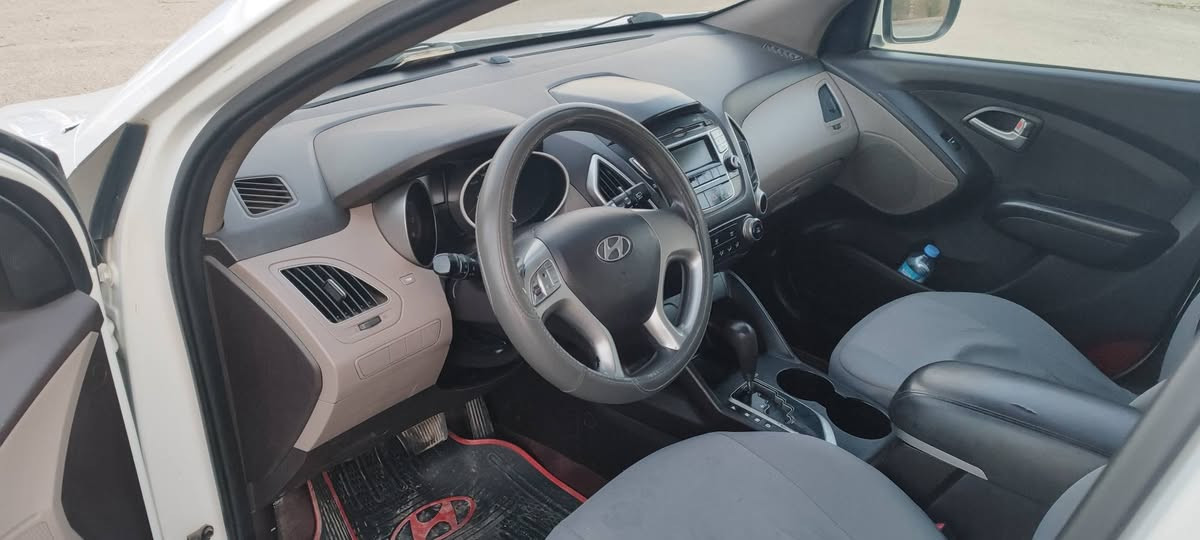 هۆ ندا تۆ کسۆن مۆدیل 2013گیڕ تۆ ماتیک گیڕ مه کینه به شه رت سه نه وی نویه زۆ ر تو ندو به نده یه ک دینا ر مه سره فی تیدا نیه بی سبوغه یه ک په له ی بچوک کا رتی هه یه جه مپیکی خه فیفی پشتی هه یه سه یا ره که تا بلیی خاوین ما وه ته وه نرخ 150گه ڵا ز.م ***********شوین ڕانیه كويسينجاك, أربيل
