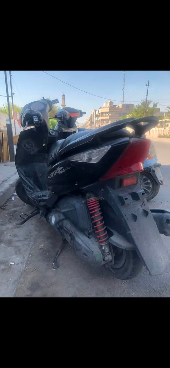 حبايب دراجة ثعلب ماكس 140 مكينة مفتوحة تجفيت بركبتي أمانة الله كلشي ما بيها و الله شاهد علية لو ما متوازي ع فلوسها ولا أبيعها بس اريد ادفع الايجار كلشي متوازي والله الدراجة خير من الله جلبة مال شارع ما توكفك و تأخذها من باب بيتي اي شي بيها ترجعلي سعرها 400 الف قفل والله ما بيها هنه فلوس الايجار 400 راح أبيعها و تنطيهن كبل ف رجاءا لحد يعامل والله ما بيها ولا ربع الي يريدها او يجي يشوفها *********** بغداد الكرخ
