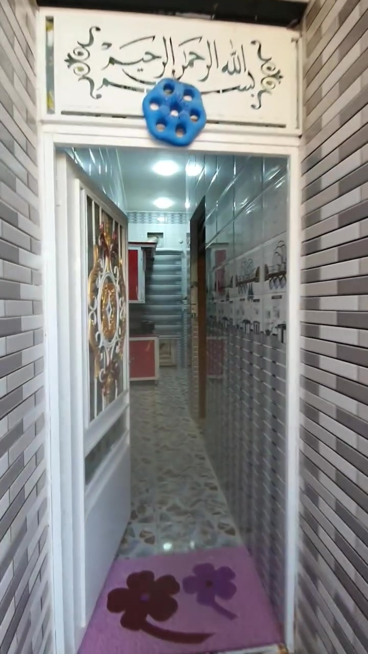 بيت ١٠٠ متر بالغدير الاولى مقابل اسواق فطومة خلف اسواق الرحمة 
 طابق واحد بناء درجه اولى السعر  110 وبيه مجال 
***********
