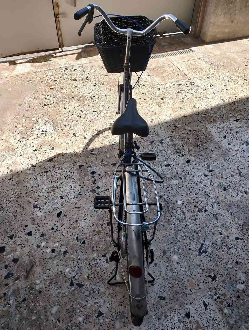 بايسكل ياباني 26 
 سعر 65


**إذا كنت صاحب هذا الإعلان وتريد حذفه لأي سبب، رجاءا أرسل رسالة إلى الدعم الفني**