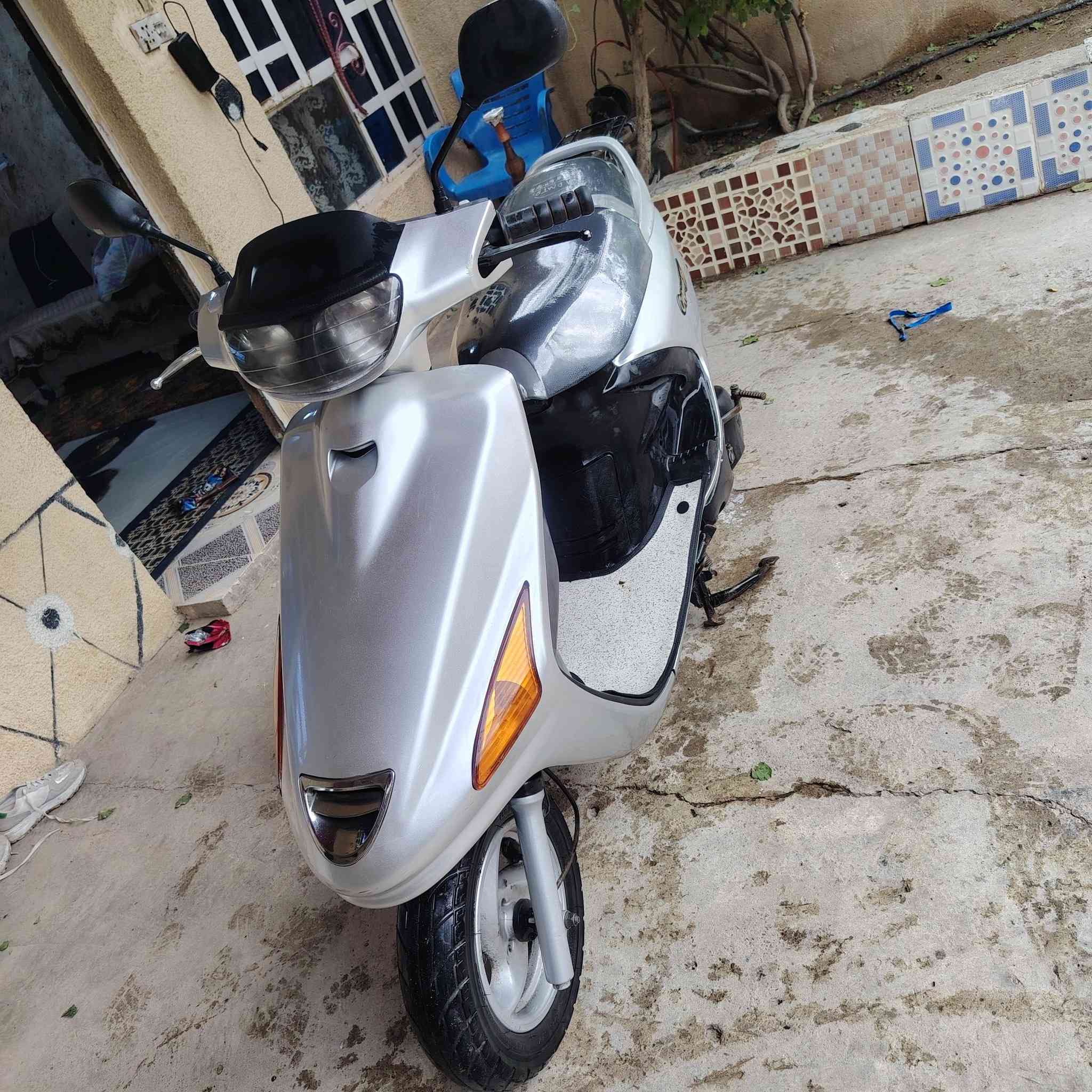 دراجه فورتي ياباني سرعه 100 دراجه كامله العنوان بعقوبه التحرير ***********
