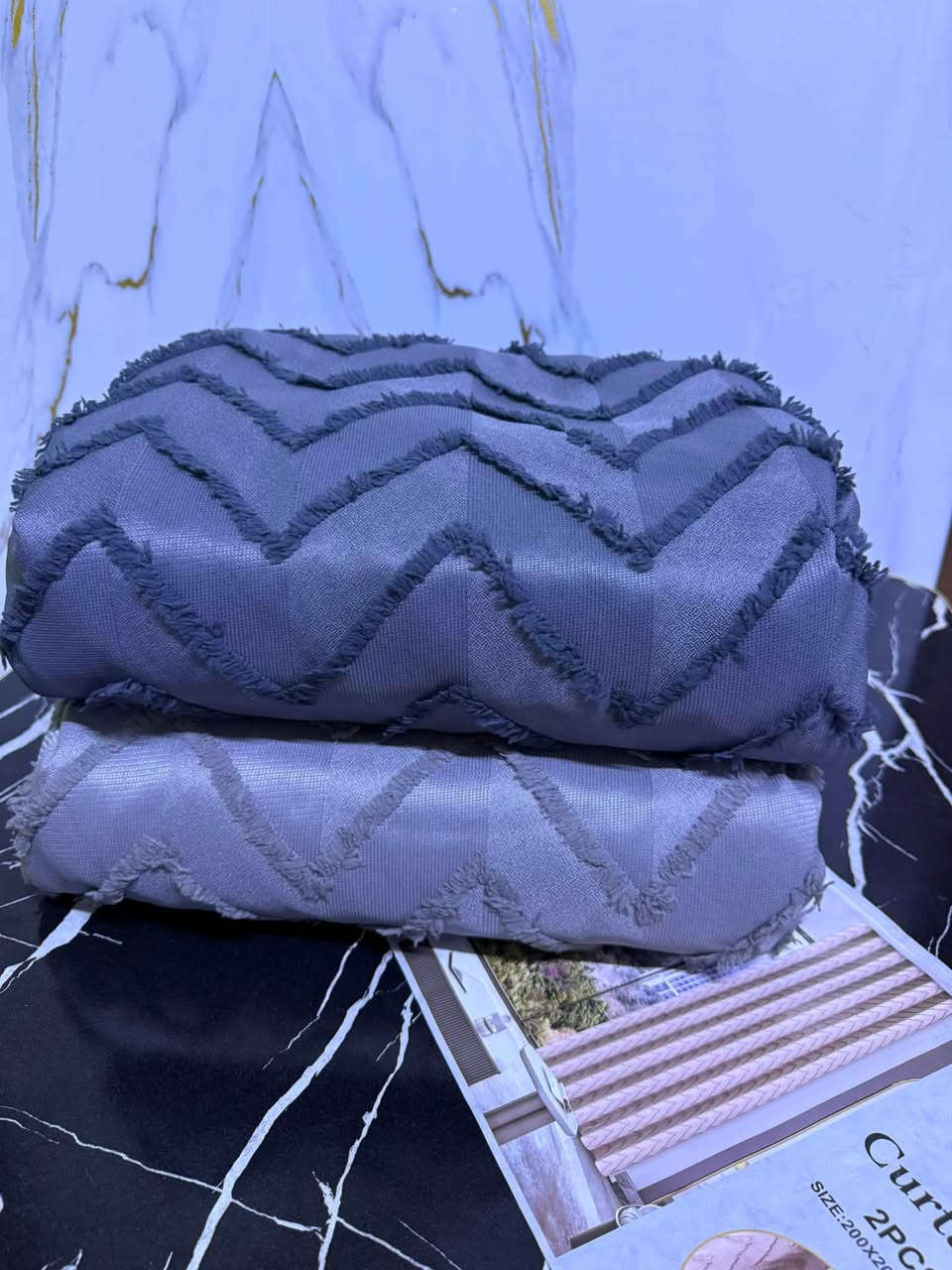 ✨ فخامة وأناقة.. بردة بوهيمي جاكار ثقيل وصلت 

لكل من يدور على الذوق العالي والترتيب الصح لبيته، جبنالكم أرقى الموديلات وأحدثها! 😍
📐 المواصفات والتفاصيل:
 النوعية: بردة بوهيمي جاكار ثقيل (خامة أصلية وممتازة).
 الموديل: نظام حلق ستيل 

 القياس: ٤متر عرض طول ٣ (يجي قطعتين كاملة بالحقيبة).

🛑 تنويه وتنبيه لزبائننا الغوالي:
بردة الجاكار هذي تختلف جذرّياً عن باقي البردات البوهيمية العادية الموجودة بالسوق. هذي تجي ثقيلة وخامتها ناعمة 100% يعني كعدة ونزلة تجنن عالأرض ومظهرها فد شي فاخر! 😉👌
📥 للحجز أو الاستفسار:
راسلونا على خاص الصفحة أو اتركوا تعليق، وتدللون علينه نرد عليكم فوراً!
(متوفرة خدمة توصيل سريعة لكافة المحافظات 🚗)


**إذا كنت صاحب هذا الإعلان وتريد حذفه لأي سبب، رجاءا أرسل رسالة إلى الدعم الفني**