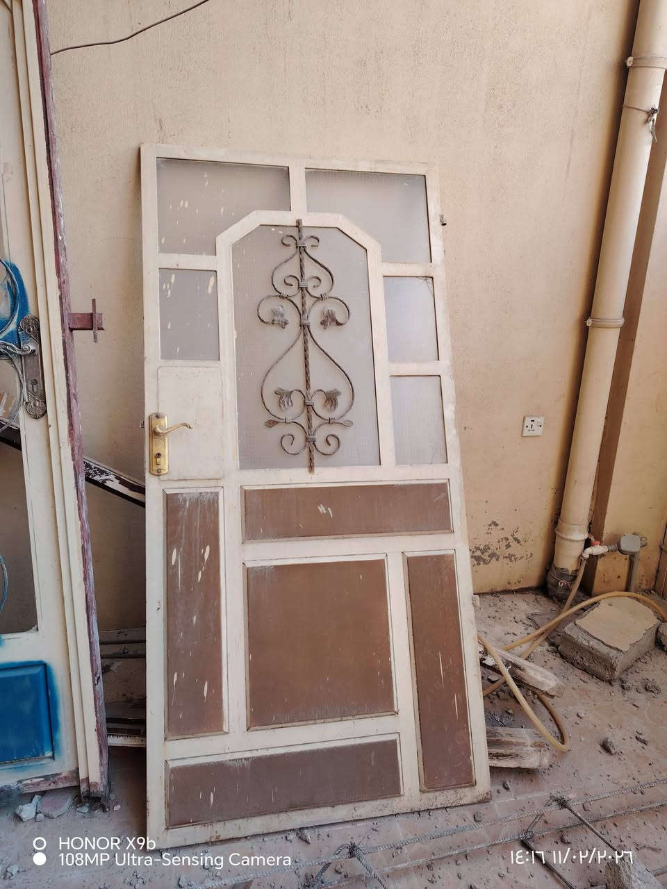 سلام عليكم 
للبيع كلمن وسعره مناسب
باب حوش 280سم وزن ثقيل 
باب كلودو 3 متر ول عرض متر ونص 
شبابيك عدد 2 متر ونص اب متر ونص 
شبابيك عدد 2  220 اب 110 
باب مطبخ 2 متر اب 110 
الخاص مفتوح ورقمي موجود ***********
