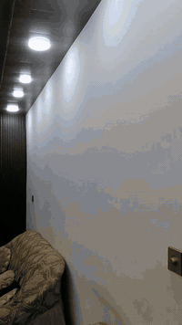 السلام عليكم بيت مرمم بالجديد يصلح يكون تجاري طابو صرف للبيع في #كربلاء_حي_شهداء_سيف_سعد المساحة 200 متر واجهة 10 ونزال 20 متر يتكون من طابقين الاول طارمة وحديقة و استقبال و صالة و غرفة نوم و مطبخ و صحيات داخلية و خارجية والطابق الثاني يتكون من 3 غرف نوم و مطبخ و صحيات خامس بيت عن سوق الشهداء مقابلة حديقة عامة و روضة و مدارس و مولدة بالباب  كامل خدمات موجوده #السعر  300 مليون وبي مجال ان شاء الله 
للإستفسار الاتصال على الرقم ***********
ملاحظة اني صاحب العقار لا مكتب ولا دلال
