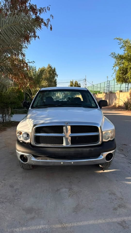 دوج رام ٥٧٠٠ هيمي
كير اوتو باب قصير بدي طويل 
كير ومحرك واكسل مكفولات 
مصبوغه صبغ درجة اولى تايرات بي اف كودرج 
معاملتهة جاهزه بس تدفع الكمرك. كمركهة مليون و٧٠٠ فقط 
 مكان السيارة بغداد ورايدهة ب٧٥ 
***********
