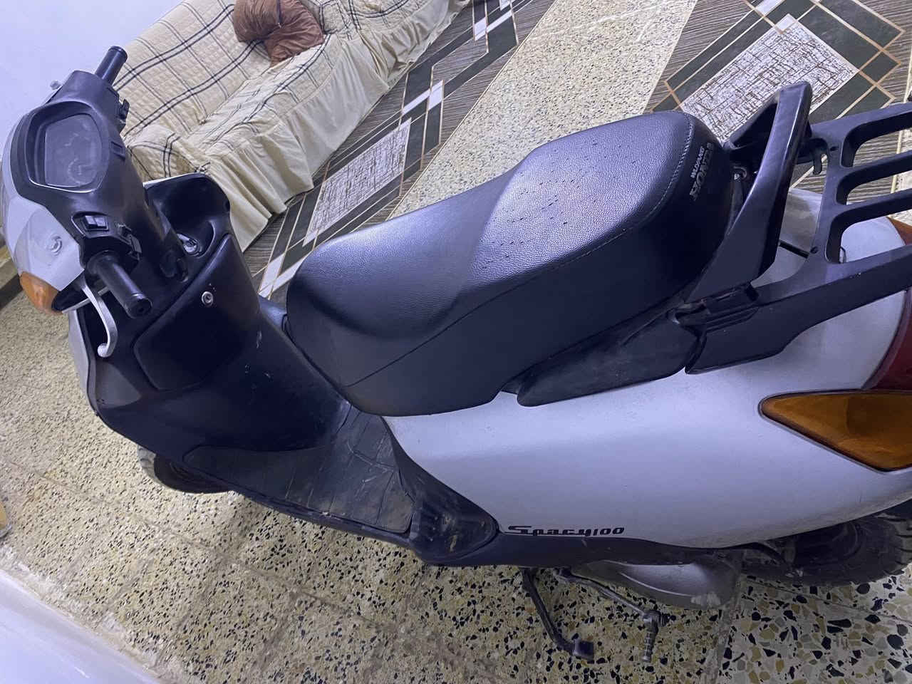 السلام عليكم دراجه سبيسي ياباني مفتوحه مره وحده رايمر مكينه ناعمه كهربائيات شغاله الاتصال على رقم *********** المكان زين القوس شارع المدارس
