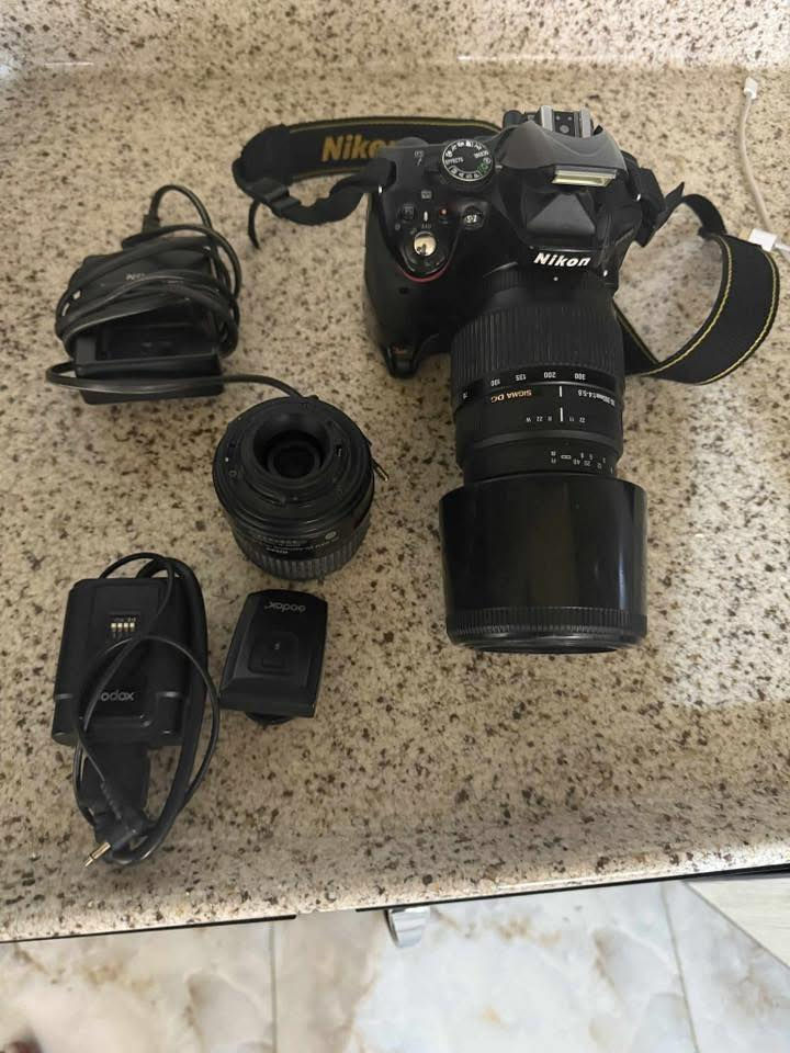 كامره نيكول 5100
كامل ملحقات 

1 جنطه مقسمه

2 رام 16 رام 4

3 شاحنه 

4 كبل نقل صور 

5 عدسات ثنين 

عدسه رياضيه 300/70

مكان صلاح الدين رقم تلفون ***********

سعر 300 بيه مجال  ماعندي خدمت توصيل
