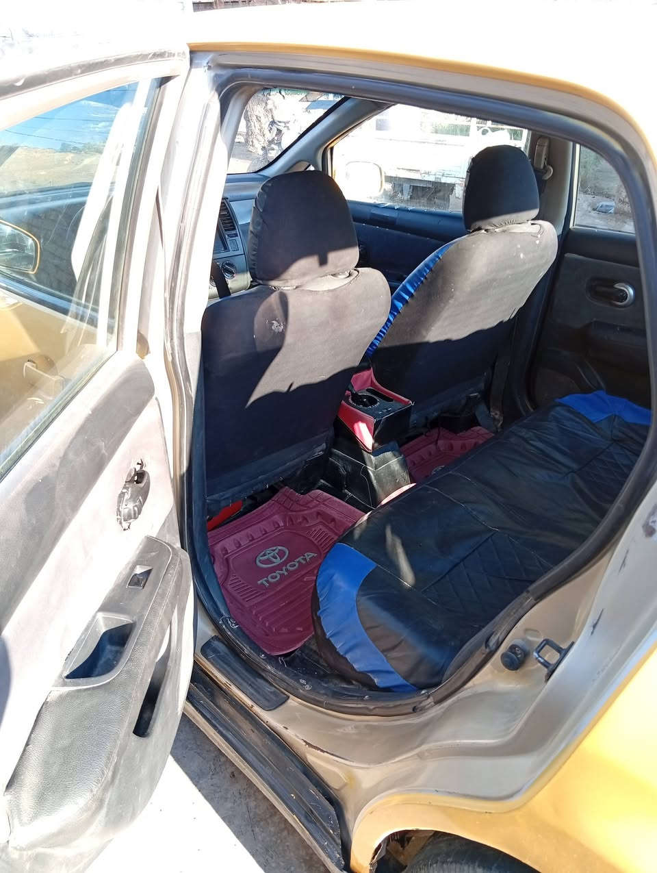 نيسان تيدا 2009  مصفره هيئه وغرامات هزه جديدة محرك 1600 جديد حاويه قبل شهر
السيارة بأسمي رقمها ديالى 
مكان السيارة ديالى بعقوبة 
السعر 53 وبي مجال للشراي 
***********
