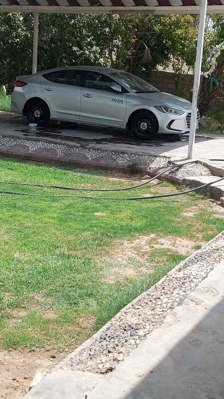 سلام عليكم ورحمه الله 
النترا 2017 خليجي 
كير محرك ما مفتوح شركه
تبريد انجماد تدفئه خير من الله 
تخم تاير ويل        / الموصفات
تحكم ستيرن +
مانع نزلاق +
رقم نكليزي + 
سنويه جديده لحد 2030
يوجد صبغ في ماكن محدده
مكلف بل نشر يرجئ التصال على
***********
***********
السعر 127
