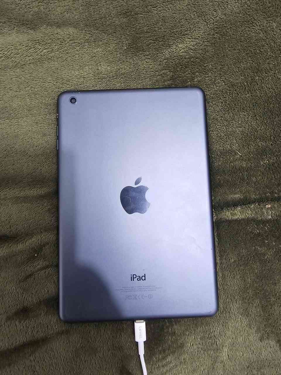 يا الله السلام عليكم ايباد للبيع نوع ايفون سعر 75 شراي يتصل على الرقم نظيف ما بيه اي  شي ***********
