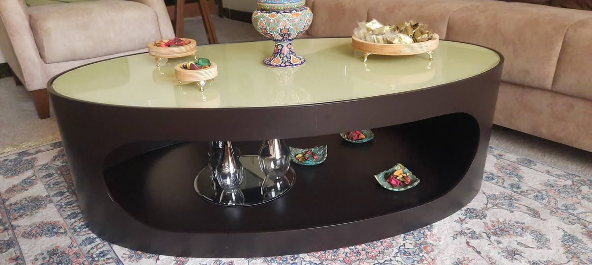 مێزی ژوری میوان..کەم بەکار هاتوە..
درێژی..120.
پانی..65
بەرزی..40..
شوێن ..سلیمانی..
نرخ..50000........ژ..***********

