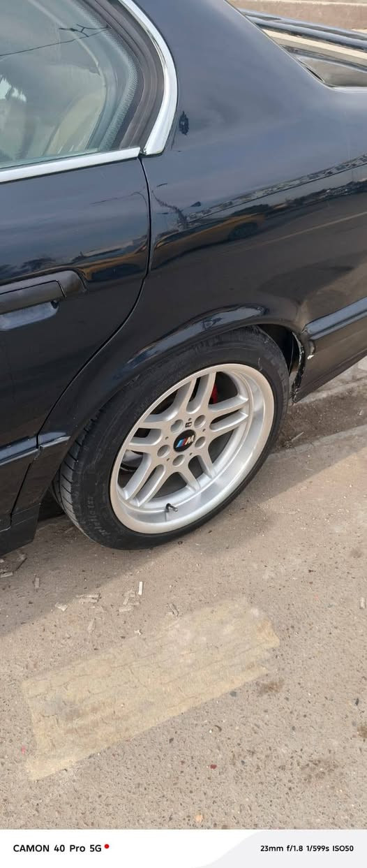 بيم موديل 92 حجم 525 اصل وفصل سياره مابيه نقص برغي مكان كربلاء السعر 88 وبيه ماجال الطيبين رقم الهاتف ***********
