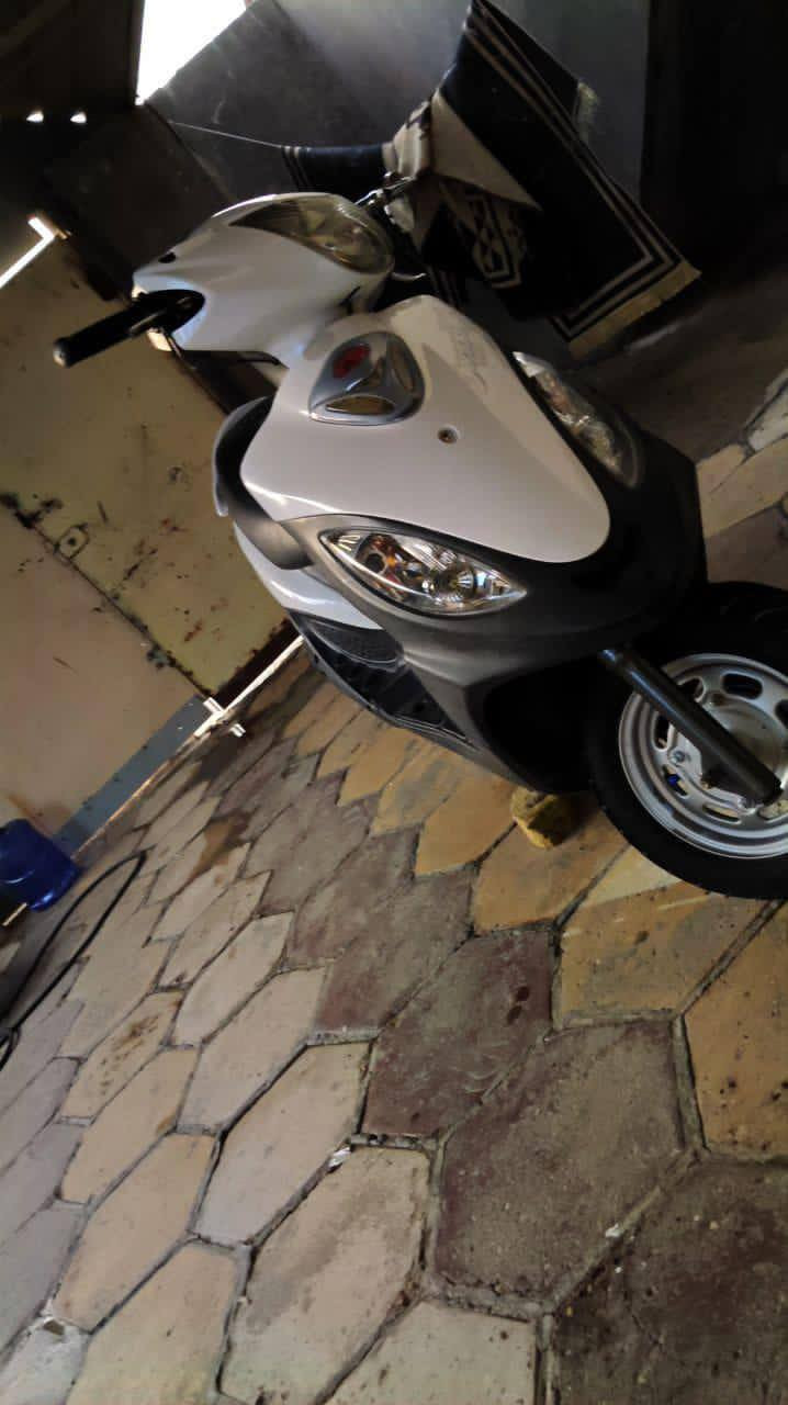 سلام عليكم دراجه كامكو للبيع مكلف بل نشر موديل 2011 دراجه مجفته قبل شهر دراجه خير من الله شلعه ومعدل تجي تفحص بل يرضه الله ب500وبيهه مجال قليل الستفسار الاتصال عل رقم *********** مامتواجد خاص
