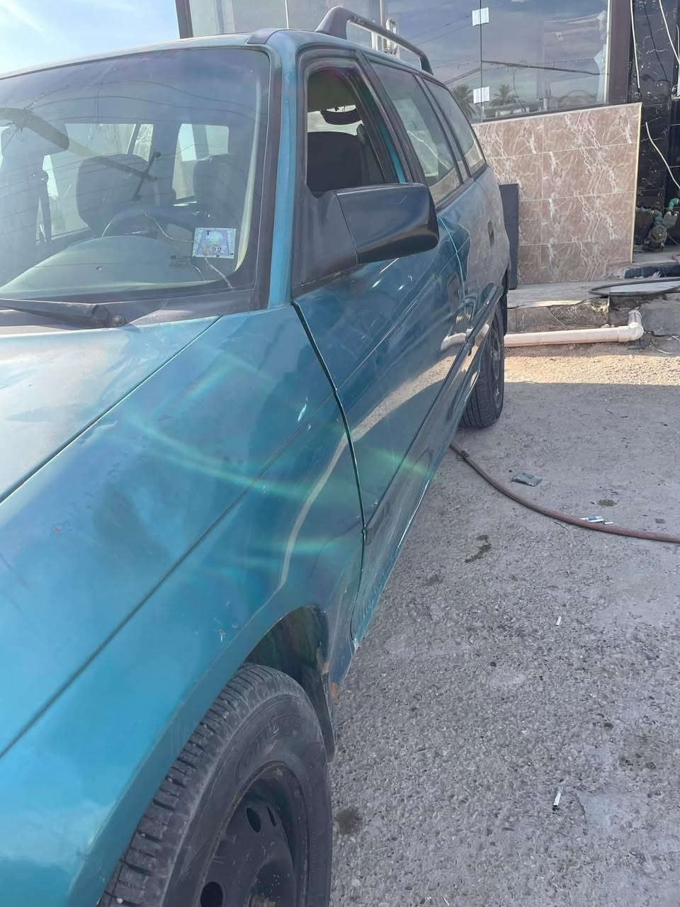 السلام عليكم الحلوه للبيع اوبل استرا موديل 95 تخم تاير جديد باتري جديد صدر جديد بور ستيرن جديد السياره كامله مكمله رقمهه انبار الجديد السياره بلاديه لا ضربه ولا شي السياره بلاديه مابيهه خياس بيهه جراد بسيط السعر 35بيهه مجال مكان السياره الفلوجه رقم الهاتف موجود بي واتساب ***********
