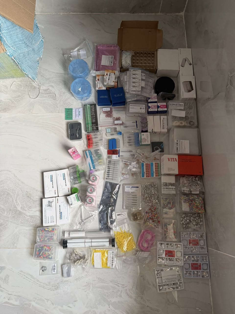 -ادوات اسنان للبيع   اصلية  للتواصل واتس ***********
