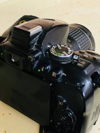 نيكون D5300 • شاشة قلاب • عدسة 18-55