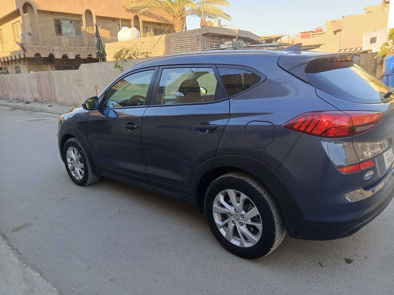 السلام عليكم توسان موديل 2019وارد امريكي صور الحادث وسونار منشورات السياره جديده  وجاهزه مكينه وكير وحداديه تبريد ثلج صدر تايرات جديد مكفولات ماشيه100الف العنوان بغداد رقم تلفون *********** السعر 132$ وبي مجال شي بسيط
