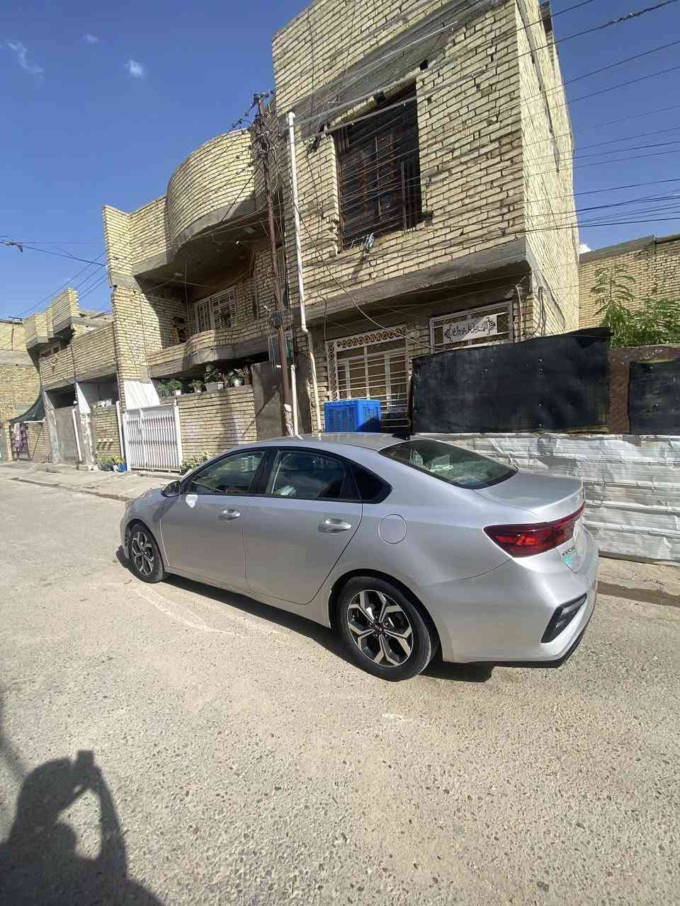 سلام عليكم 
فورتي للبيع موديل 20 مكينة وكير مكفولات كير AT ومكينة 2000 دوش سيارة حادث امريكة دعامية امامية فقط وبل عراق صار بيهة تبديل قطعتين بسمي رقمهة بغداد شراي يتصل مكاني بغداد الخطيب الزراعي سيارة خير من الله *********** سعر 125 وبيهة مجال
