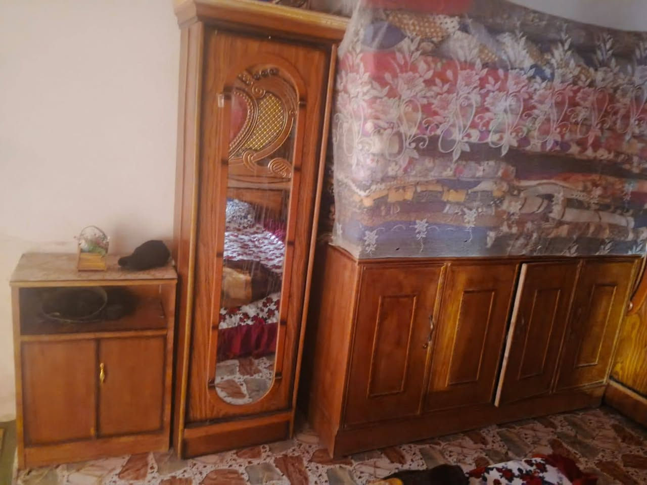 غرفه. ام. 6 باب.  نضيفه. اوحلوه. مابيه لا شخط ولا كسرر. سعره 600 وبيه مجال. الستفسار*********** عنوان. نعمانيه مقابل. ابو الجود

