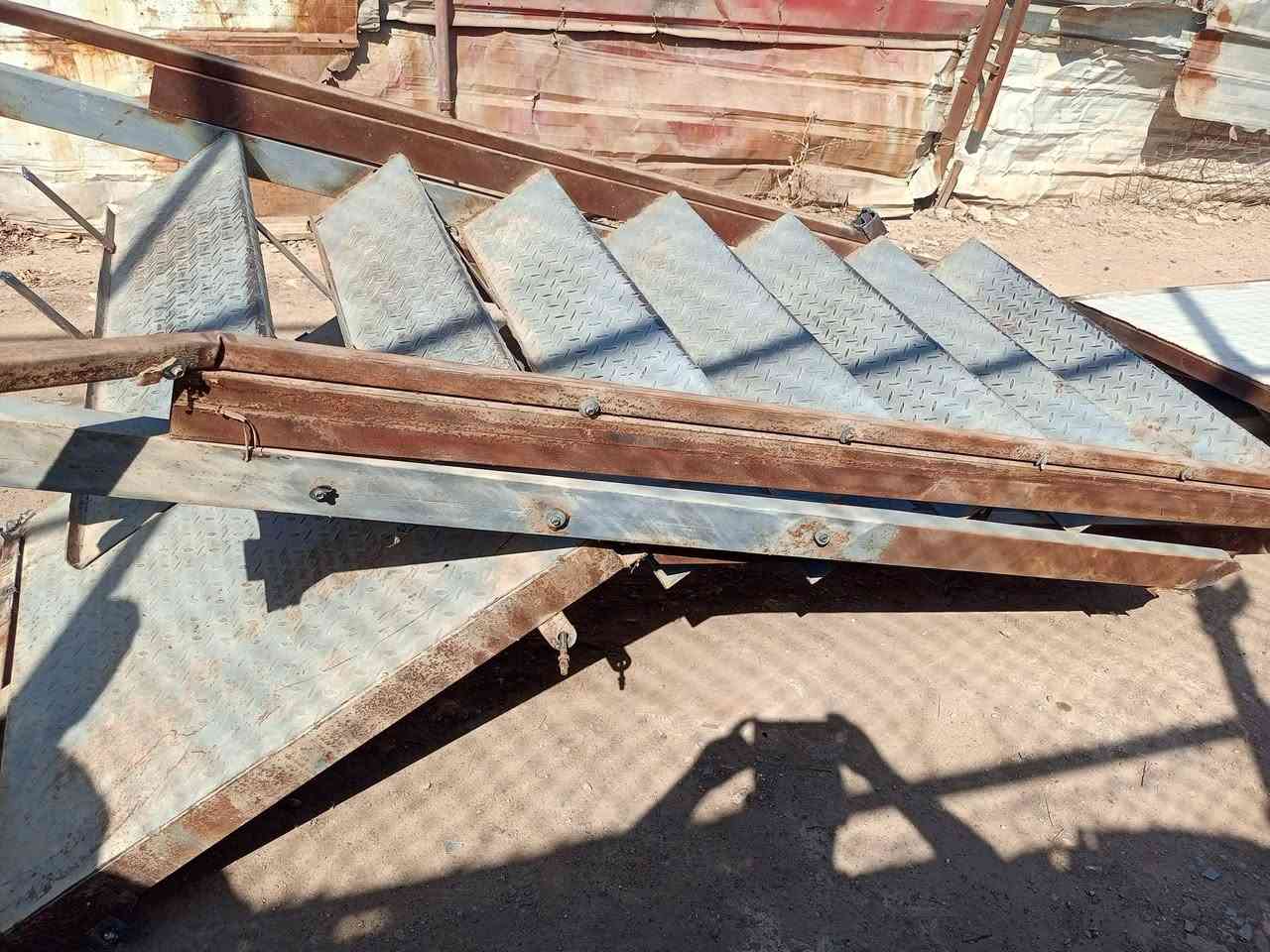 #للبيع درج 4مترات ونص  والعرض متر   حديد ثقيل  ونظيف جدا جكر بليت قطعتين وياه صحن  مكاني بغداد الغزالية # يوجد خدمه توصيل
***********
***********
***********
 #العراق #بغداد #الانبار #المتابعون
#للبيع درج 4مترات ونص  والعرض متر   حديد ثقيل  ونظيف جدا جكر بليت قطعتين وياه صحن  مكاني بغداد الغزالية # يوجد خدمه توصيل
