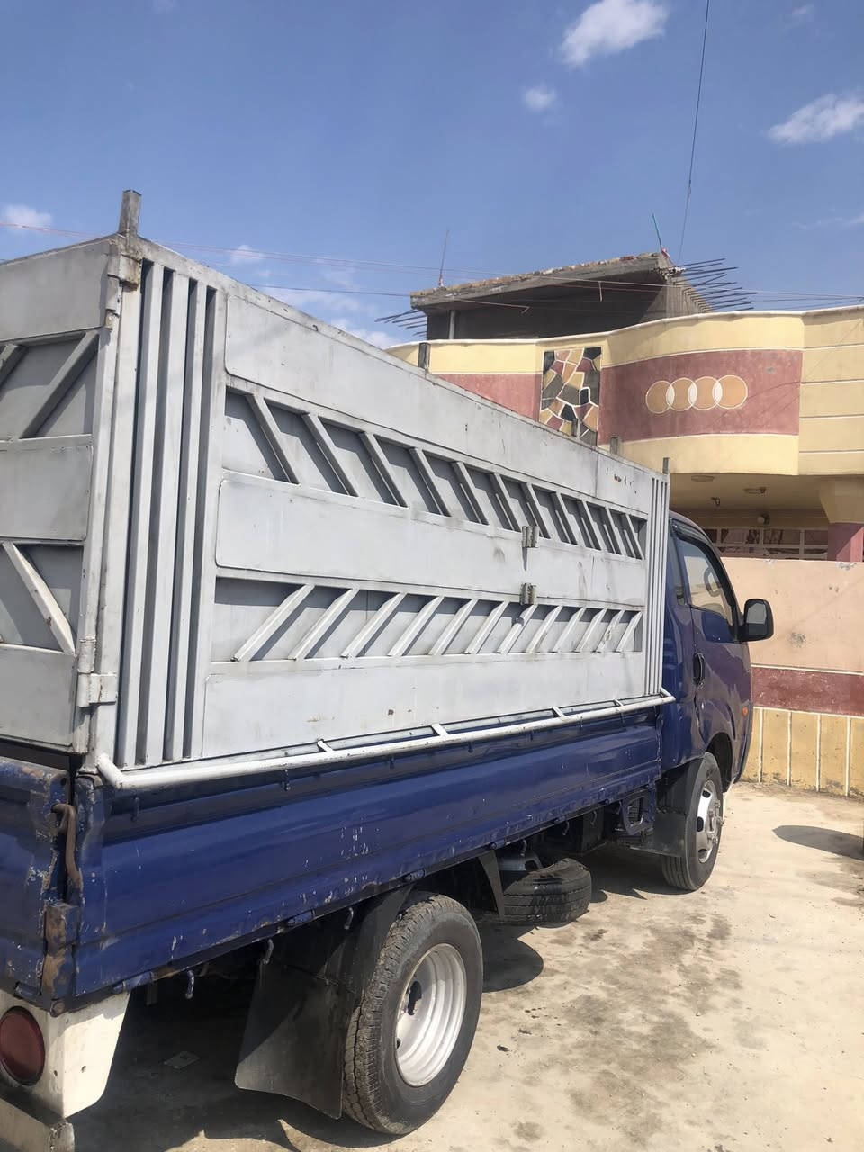 سلام عليكم كيا فحل مسكر ٢٠١٠
كير مكينة تبريد ثلج تخم تاير لاسا صار شهرين من شديته صدر جديد شاشة 📺 بدشبول 

رقم انكليزي بابل 

مكاني بغداد 

السعر ١٠٥ 

***********
