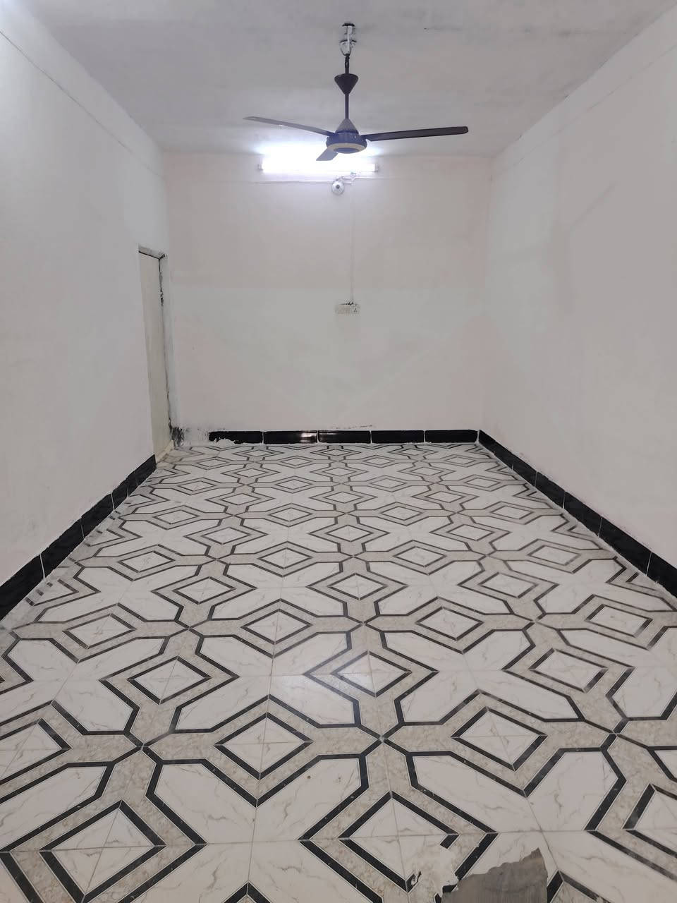 سلام عليكم محل ليجار حي جهاد جمعيه شارع لعريض  طول 7ولعرض 4 وهاذة رقمي***********
،
