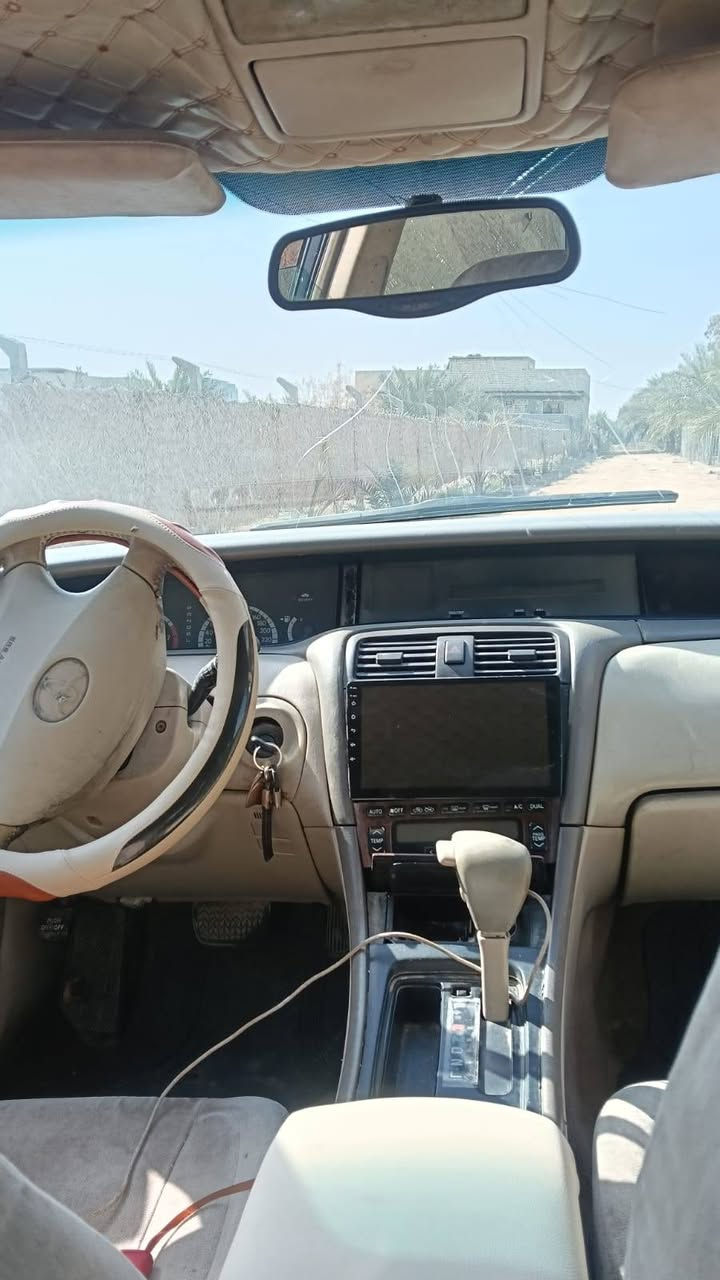 تويوتا افلون للبيع 2002 خليجية
سعة المحرك : 3000 / v6 
اللون : ابيض / داخل بيجي 
شاشة اندرويد 
مصبوغه عام 
لوحاتها بصره  / المالك بالحيانيه
السيارة شادلها صدر جديد وية الدبلات 
راديتر ومنظومة جديدة 
تبريد شغال 
عبوة وفيت بم جديد 

هاتف : ***********
السعر 55 
مكاني نجف
