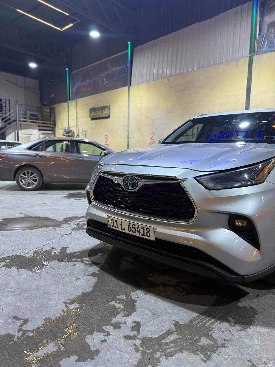 Toyota highlander 2023 hybrid XLE
كشن خلفي منفصل VIP
فول مواصفات امريكي 
ماشية 70 
مكينة V4 2500cc
مكفولة عدا بارد بالبنيد 
رقم بغداد الجديد 
السعر 29 
مكان السيارة الفلوجة
للاستفسار ***********

