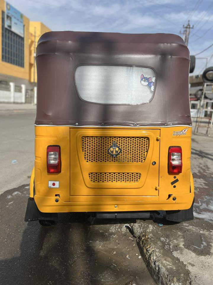 سلام عليكم شوف فديو بي كل تفاصيل وتصل تكتك ٢٢ مضلع شهر ١٢ مكينه كير اكسل وضع شركه مكفول ضربه صبغ ماكو بس بارد خفيف واضح بل فديو سعرها ٩٣٠٠ وبيها مجال بصيط ***********
