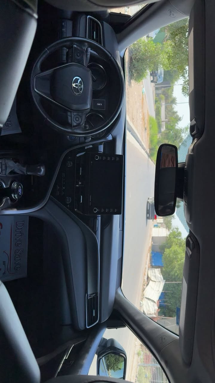 السلام عليكم من رخصه الادمن
سياره كامري موديل 2024 لون سلفر مواصفات ال SE معروفه 
رادار 
شاشه كاربلي
سياقه ذاتيه 
تحكم مسار 
تثبيت مسار 
فتحه سقف 
ماشيه 40 الف 
سياره نضيفه حادث بصيط جاملغ وبنيد راجعات مال شركة 
بدون ايرباك بدون دواخل بدون شواصي 
عنوان السياره بغداد بوابة العراق 
للاستفسار *********** واتساب
