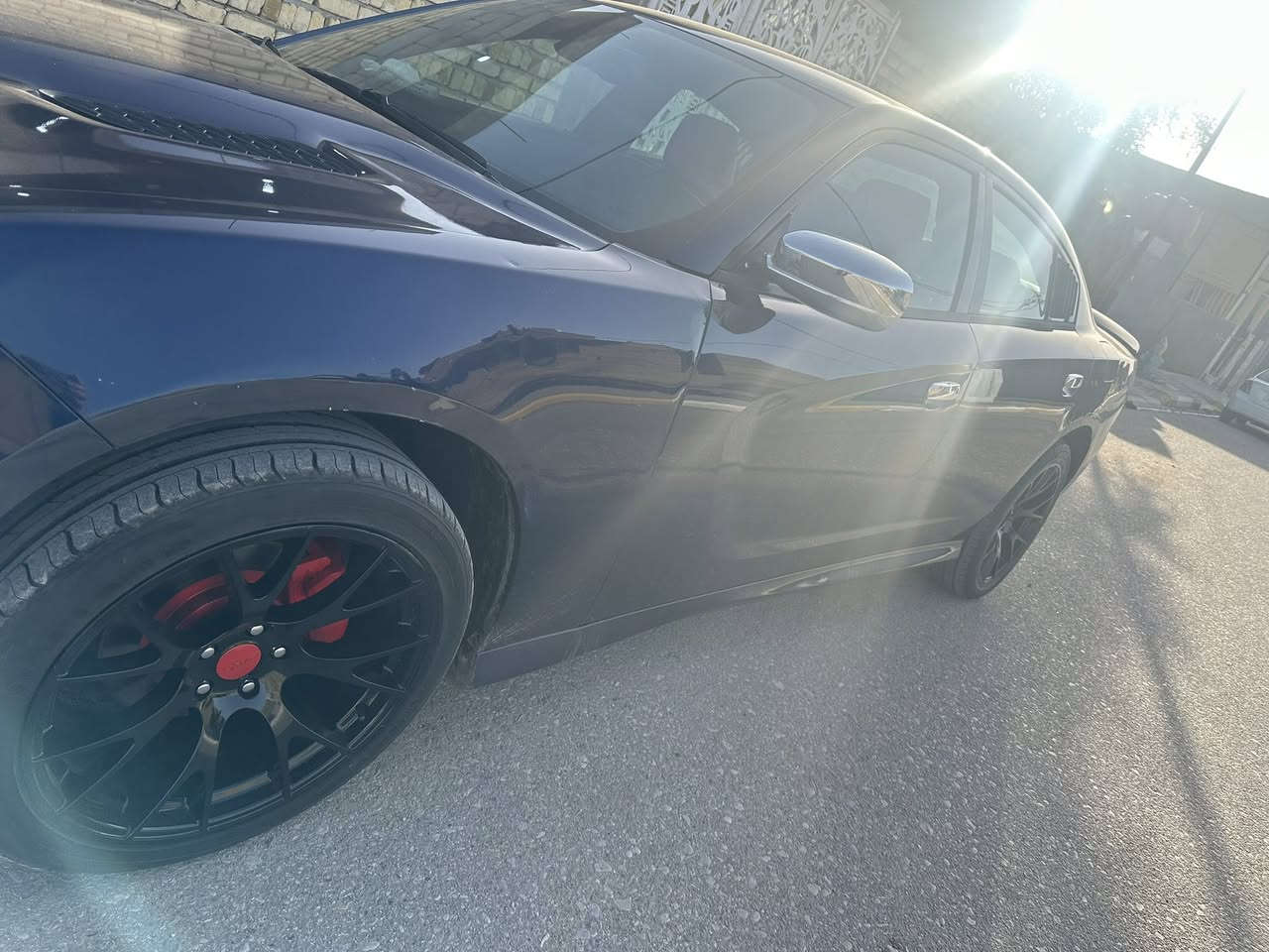 جارجر 2016 السيارة تخبل وحله من الصورة متعوب عليها مسويلها تحديث كامل وكدام عينك تشوف مكان السيارة السماوة  رقم بغداد مشروع وطني وارد كندي والسونار مرفق وياها
سعرها 188 وقابل للتفاوض
ماشيه 75
سيارة مالت بيت ودوام
الرقم ‭0785 806 7013‬
