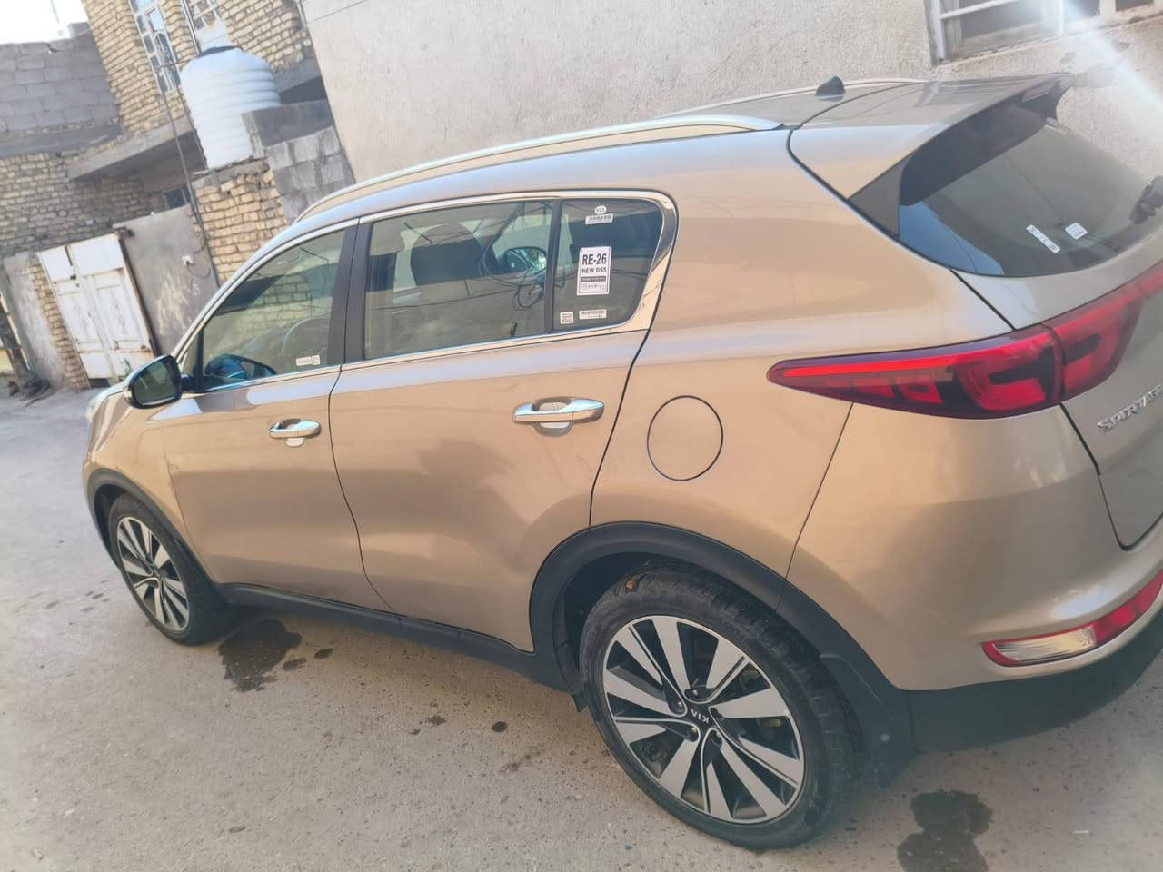 بيع او مراوس
سلام عليكم

كيا سبورتج موديل 2018 خليجي مكفولة كفالة عامة من صبغ وتبديل بيه رصعات 3
نص فوال
داخل عسلي 

مري شفط 

حساسات اماميه وخلفيه 

شاشه اندرويد مع كامره

ثلاث انظمه قياده 

ويل حجم 19 انج  

محرك 2000 دوش مكفول والكير كذلك 

ماشيه61 كم 

صدر امامي وخلفي جديد على وضع الشركة

هزه جديده وسنويه جديده 

 تحويل مباشر  

رقم انكليزي الجديد 

مكاني يم  مرور الحسينيه 

للاتصال : ‏‪0770 926 6045‬‏
