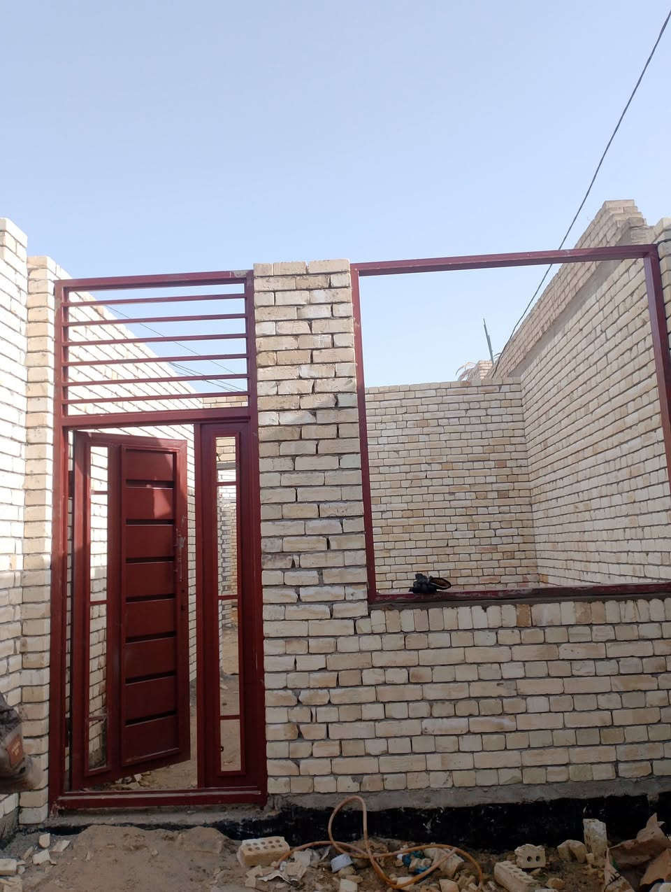 خلفه بناء متفرغ حالين شغل قطعي مستمر بل عمل اتصال وتدلل ***********
