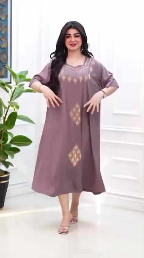 هلو بنات عندي هيج شلحات نفس الي بالفيديو اقماش كشمير التحب كل القياسات موجوده *********** واتساب واكو خدمه توصيل
