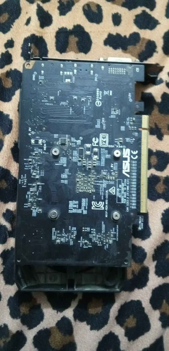 1- كارت شاشه دبل فان بدون منفذ طاقة  asus 1050ti. 
2- كارت شاشه  gtx 550 4g بغداد, العراق


**إذا كنت صاحب هذا الإعلان وتريد حذفه لأي سبب، رجاءا أرسل رسالة إلى الدعم الفني**