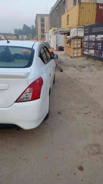 السلام عليكم صني هندي ماشيه ٦٤ الف موديل ١٩ رقم دولي بغداد 
بيها جاملخ وبنيد ضربتها خفيفة امبدل السعر ٩٦ وبيها مجال بسيط الشراي يتصل *********** وتساب وعادي
