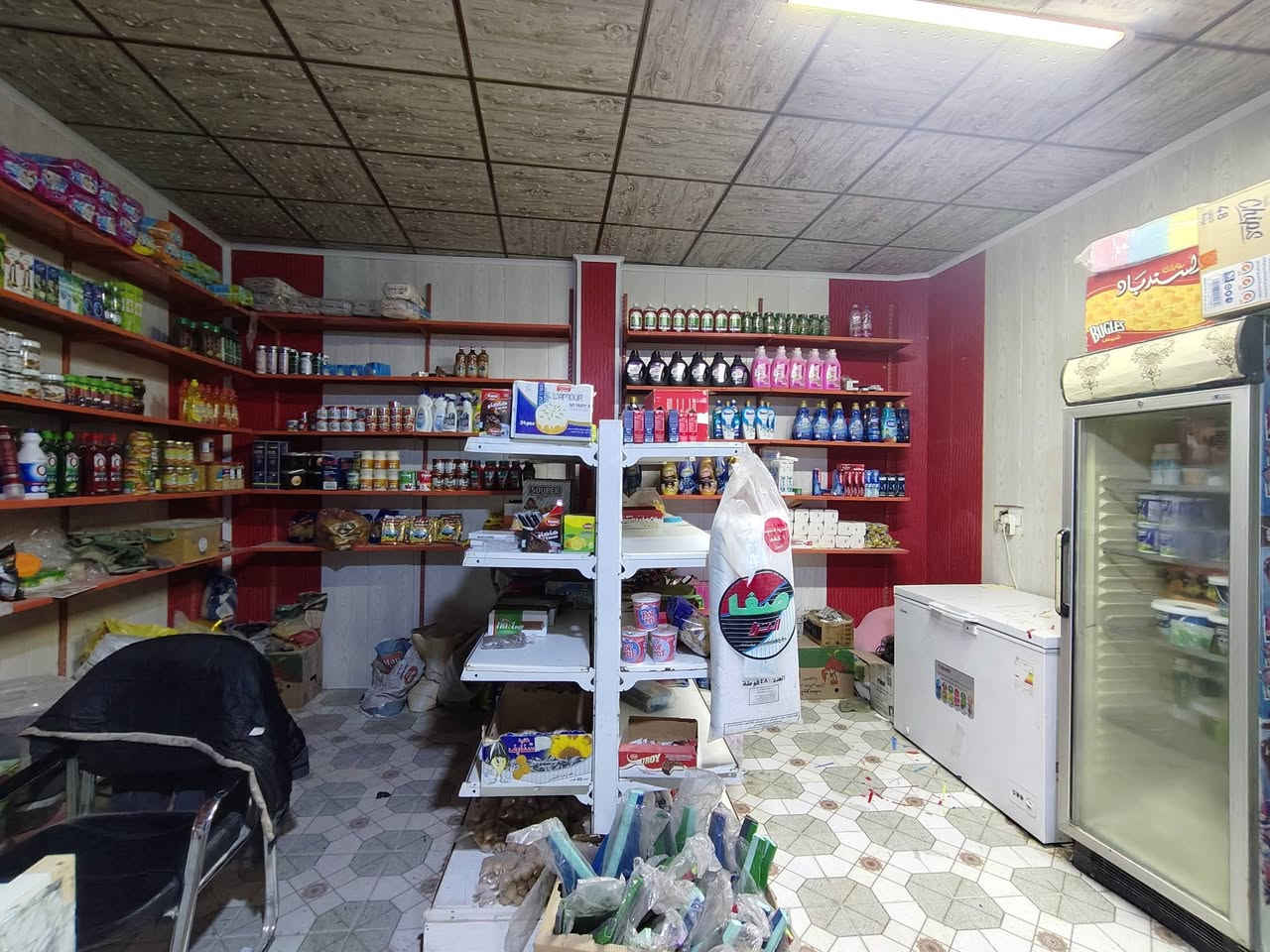 السلام عليكم اسواق للبيع 
مكاني نجف حولي رقم 1
ايجاره 200 
رايده ب 4ملاين 
رقم الهاتف ***********
